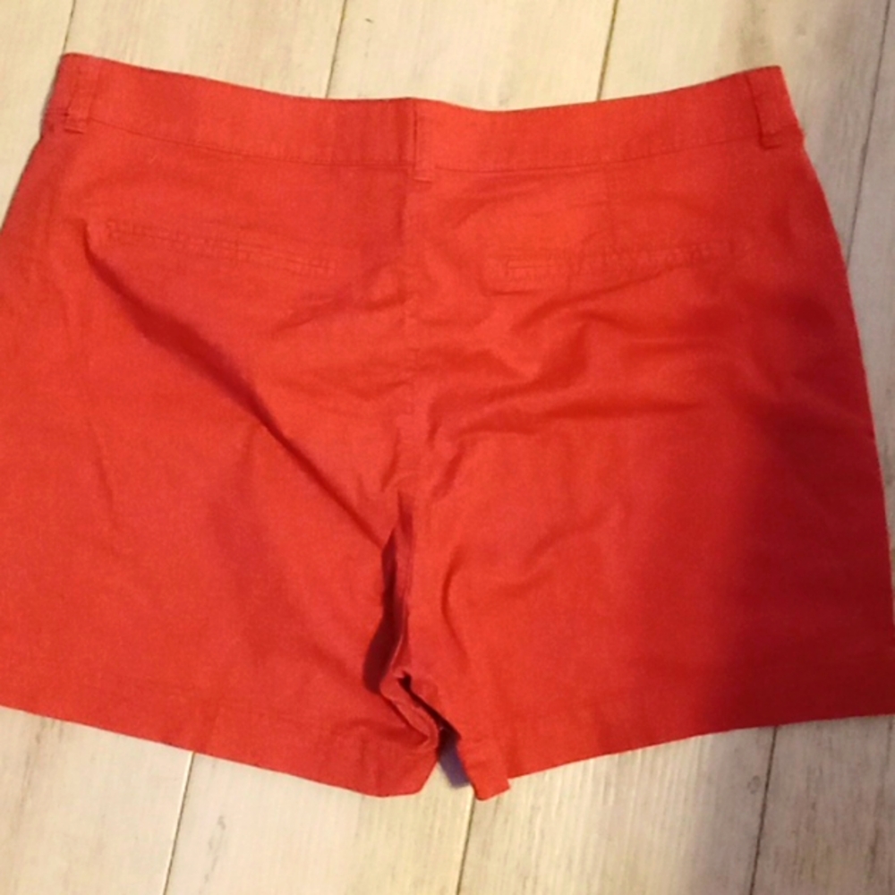Old Navy Women's Coral Shorts - Picture 3 of 5